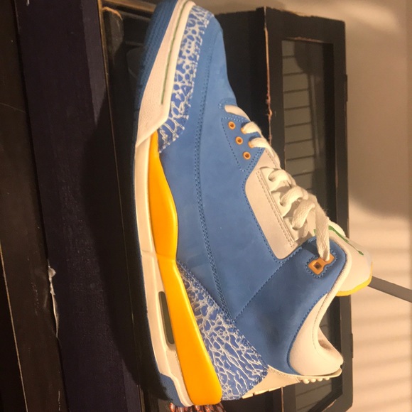 Retro Jordan’s 3s, 5s, 11s and 13s, Gucci loafers - Picture 2 of 3